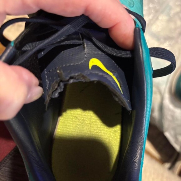 Nike Magistax Proximo IC Soccer Turf Shoes Teal Yellow Indoor Size - Picture 1 of 7